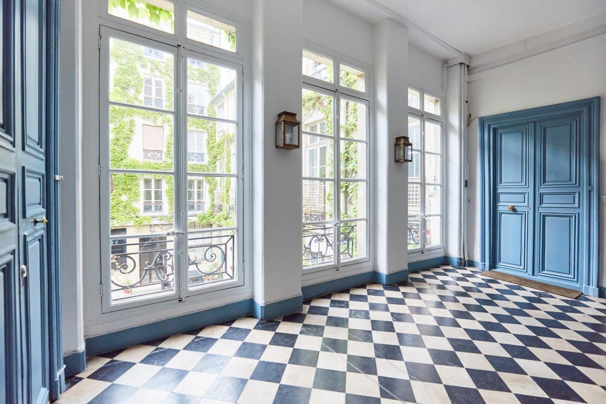 Place Des Vosges - 1Br With Balcony - Cityapartmentstay Parijs Buitenkant foto