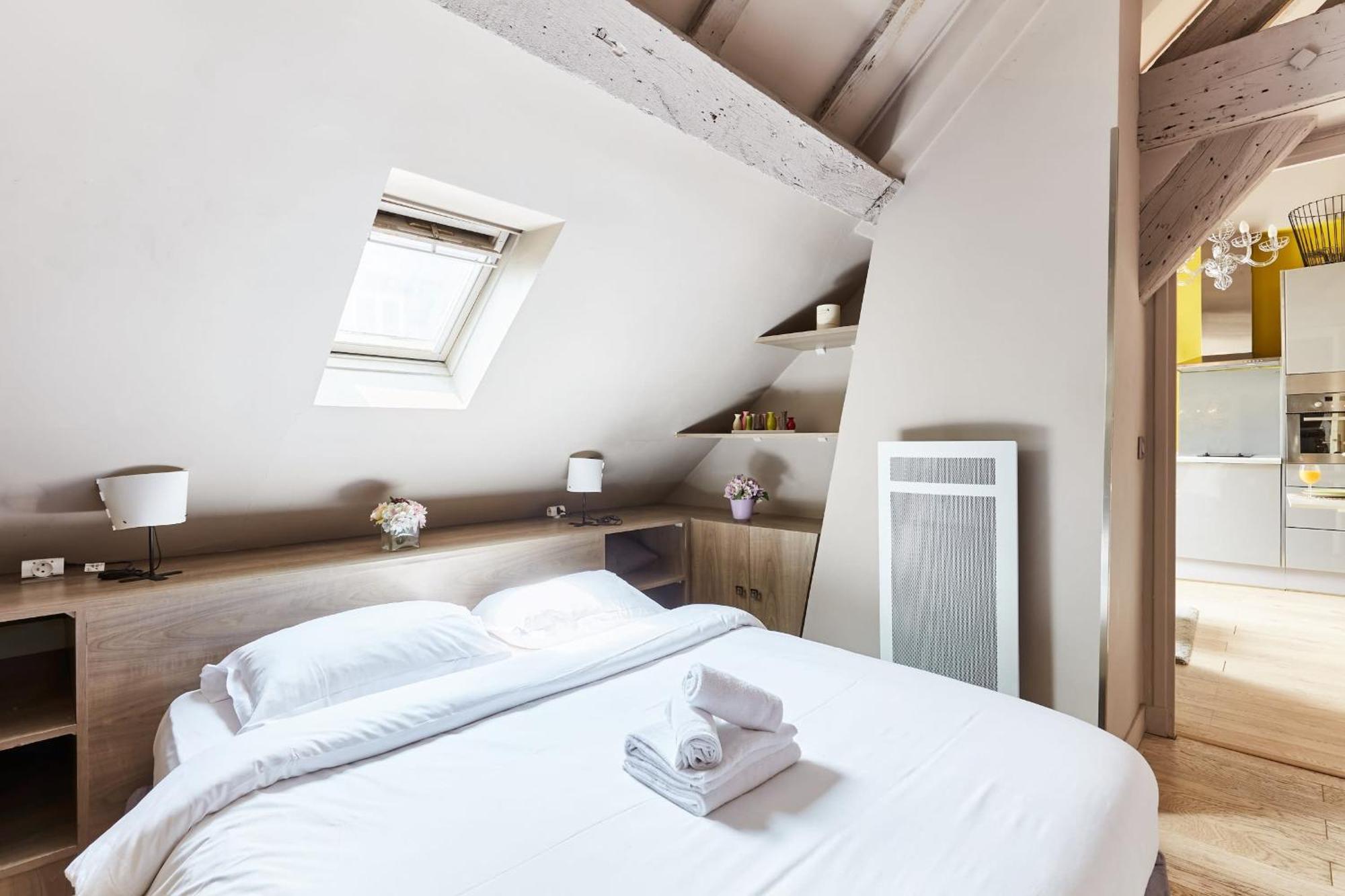 Place Des Vosges - 1Br With Balcony - Cityapartmentstay Parijs Buitenkant foto