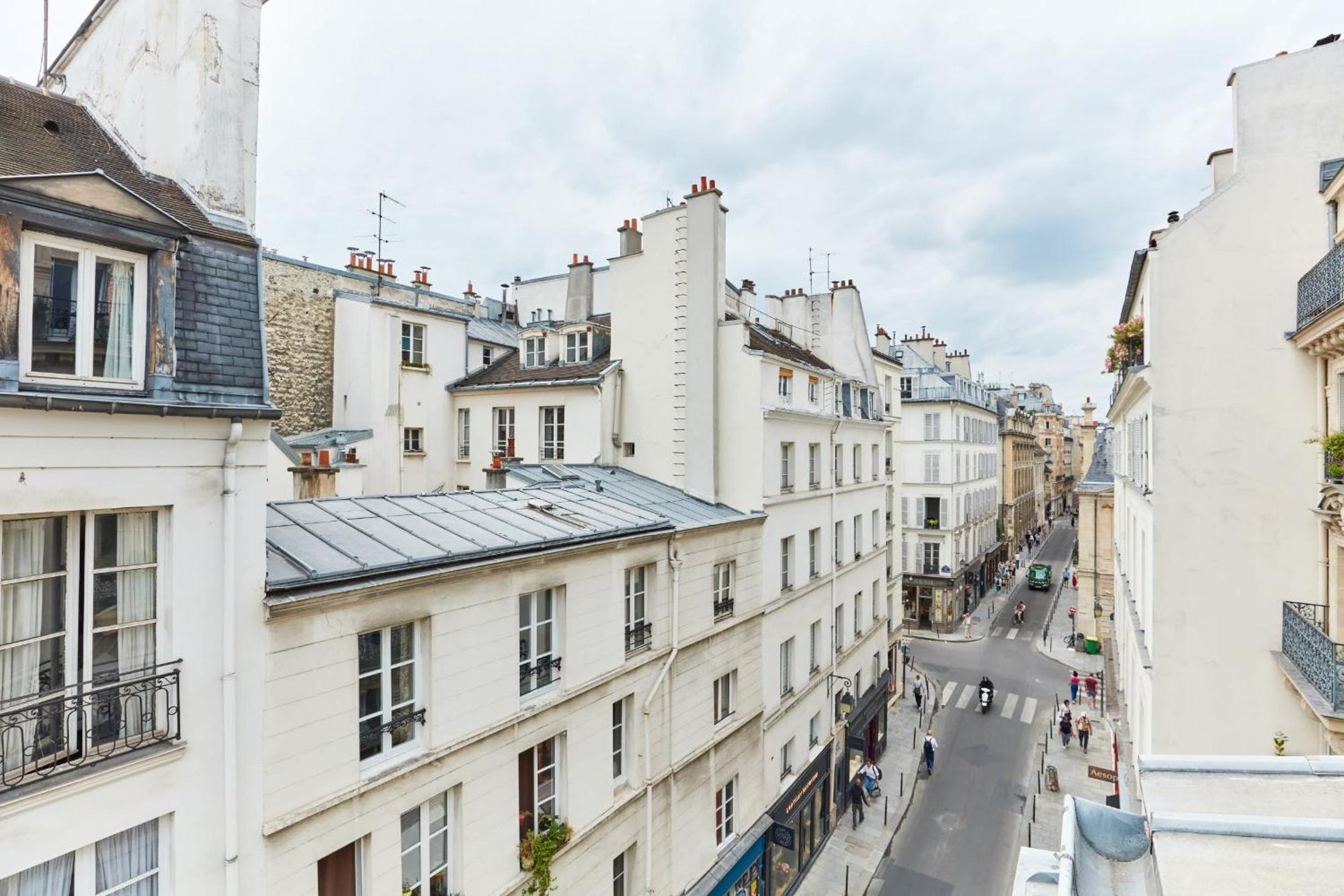 Place Des Vosges - 1Br With Balcony - Cityapartmentstay Parijs Buitenkant foto